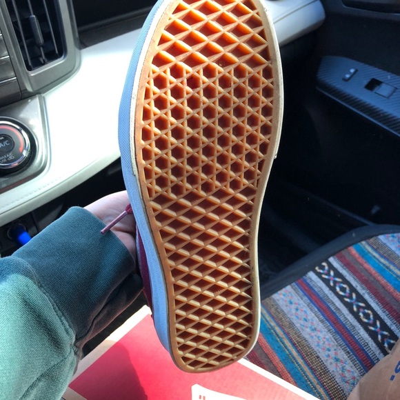 Vans Shoes - Vans! Only worn twice. Men’s 6.0 womens 7.5